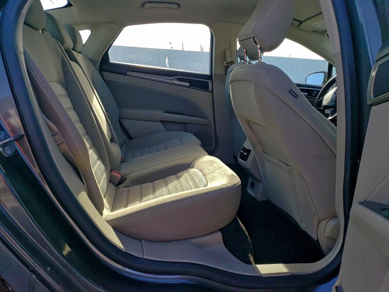 Ford Fusion Se Image 11