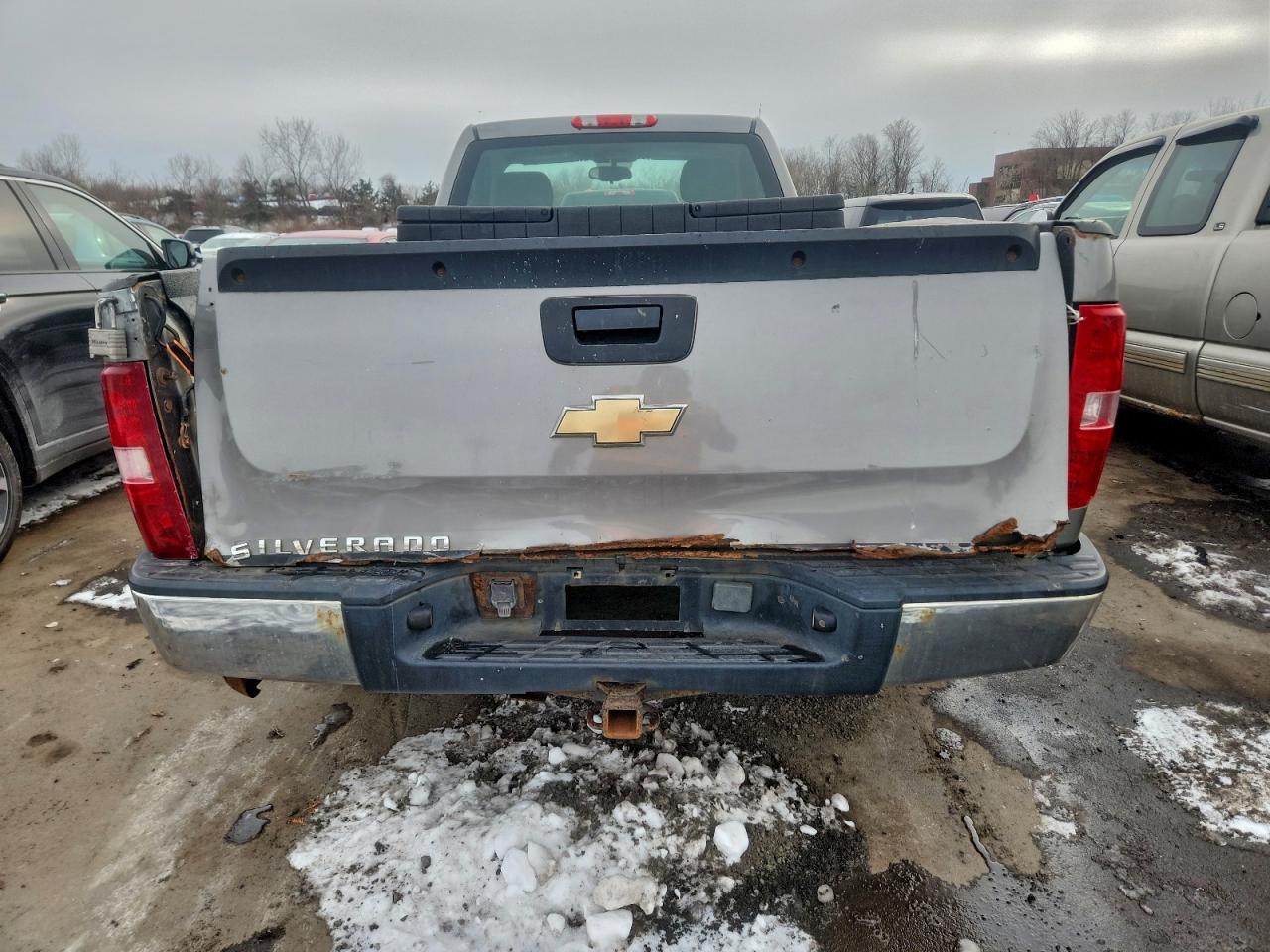 Chevrolet Silverado C1500 Image 4