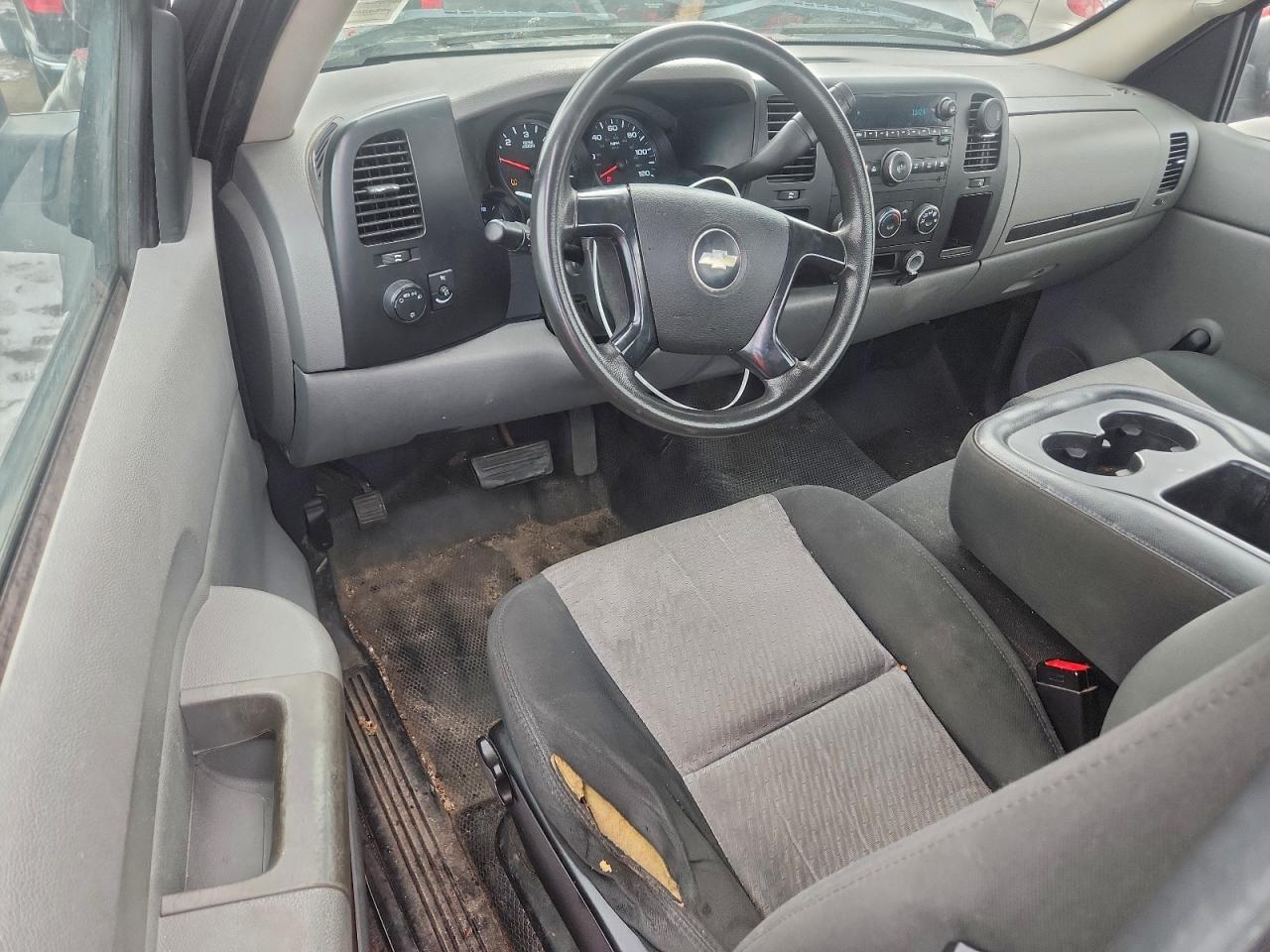 Chevrolet Silverado C1500 Image 12