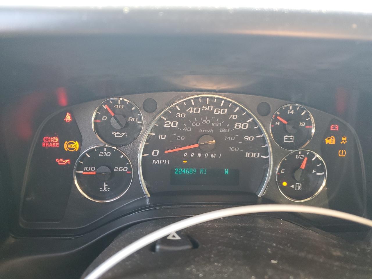 Chevrolet Express Image 4