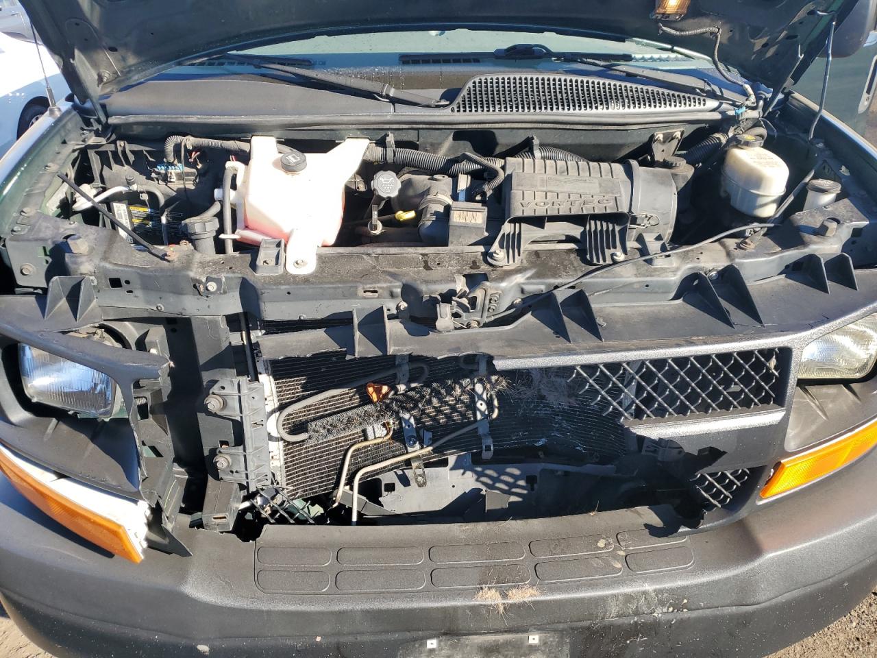 Chevrolet Express Image 10