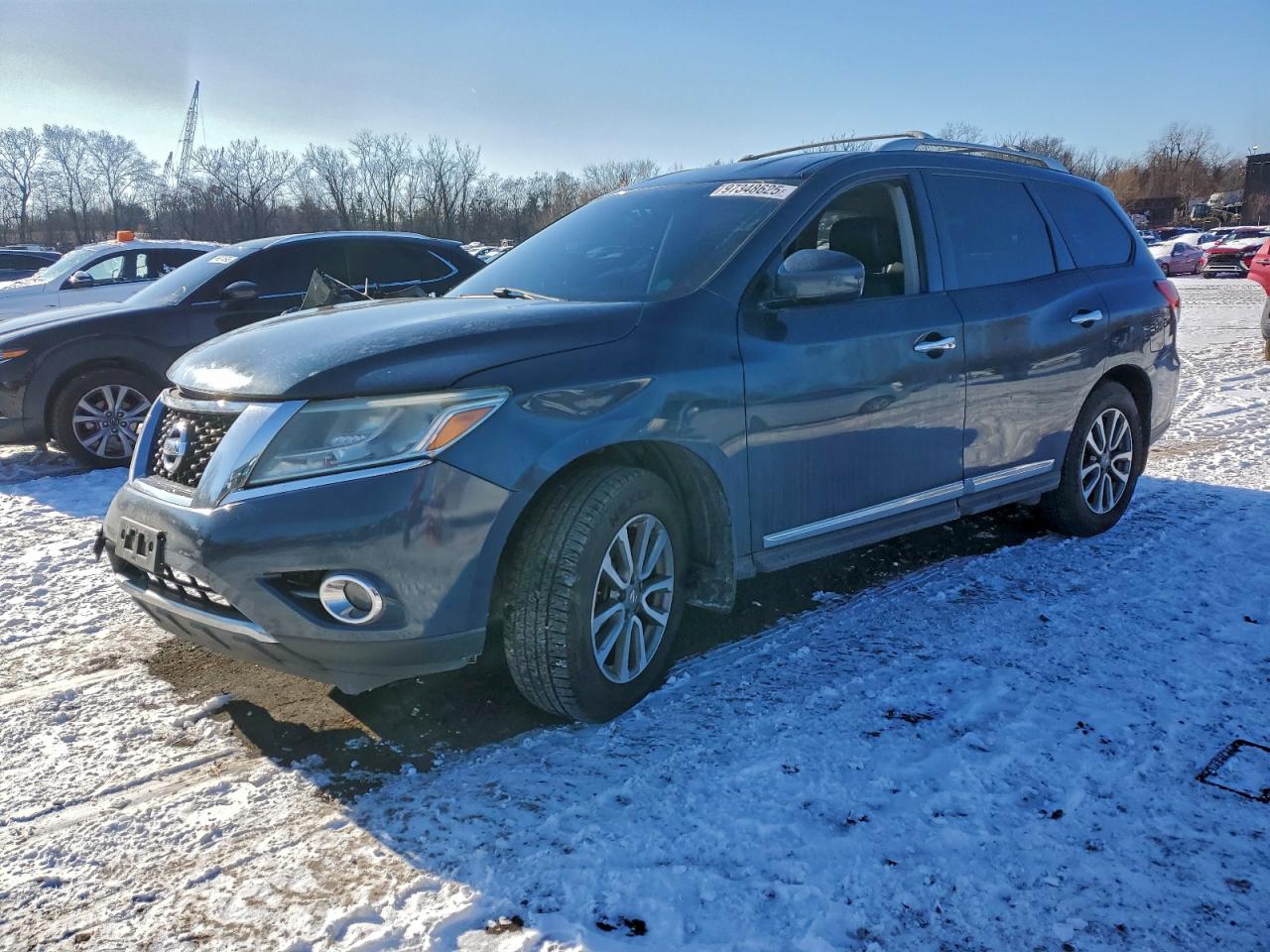 Nissan Pathfinder S Image 1