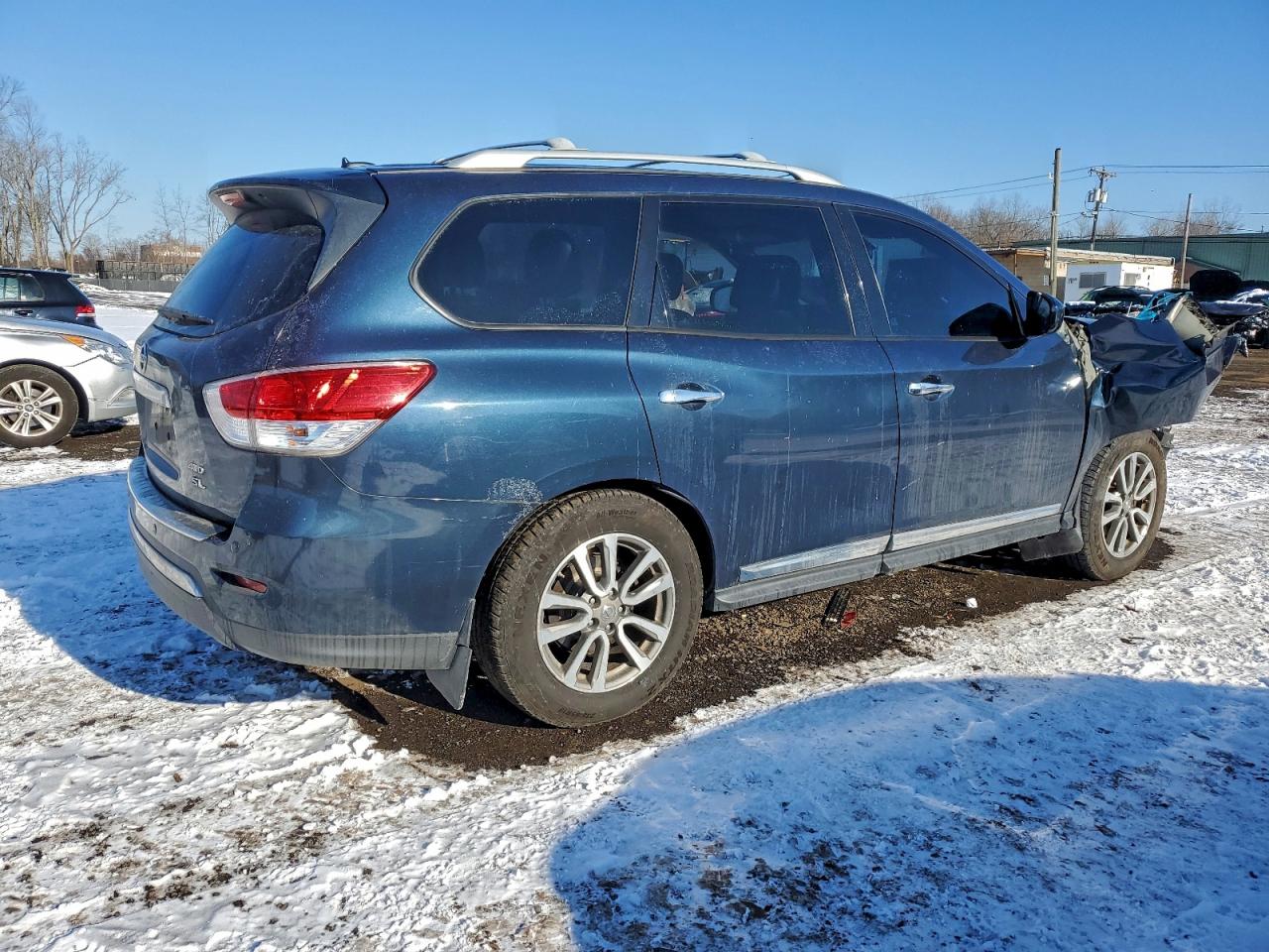 Nissan Pathfinder S Image 7