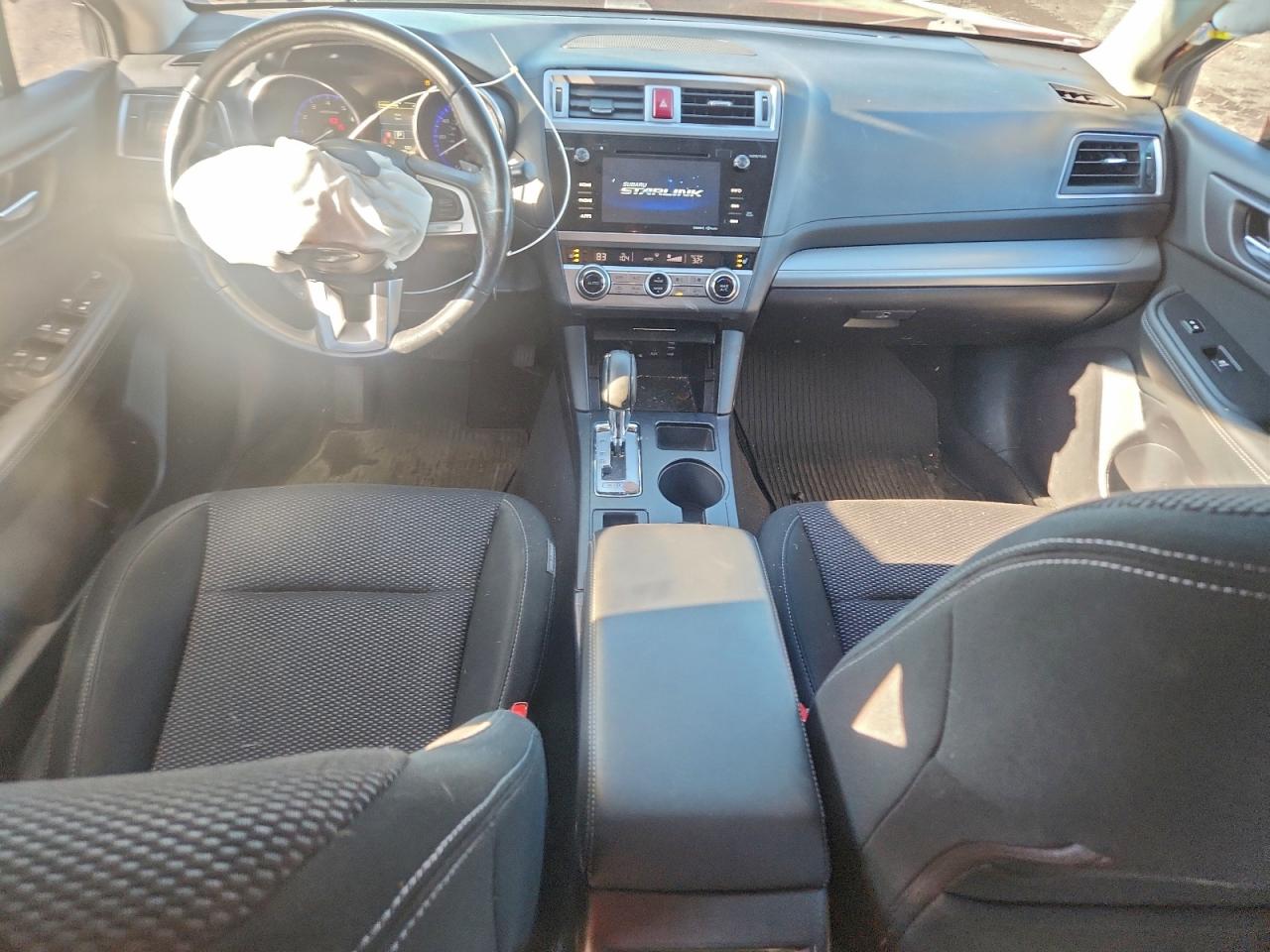 Subaru Outback 2.5i Premium Image 10