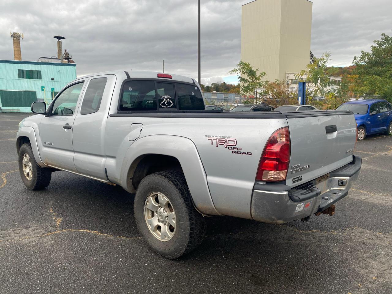 Toyota Tacoma Access Cab Image 4
