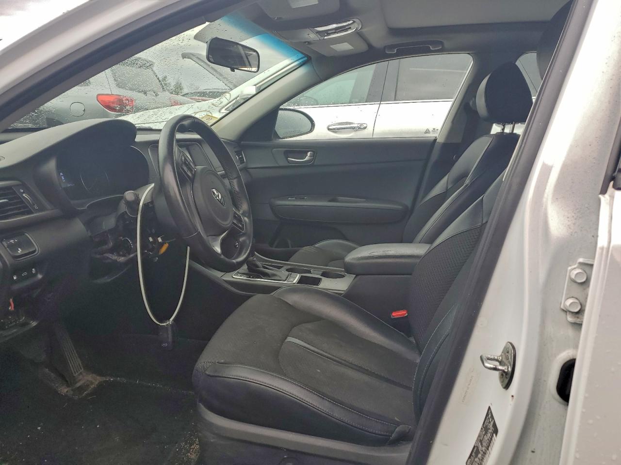 Kia Optima Lx Image 9