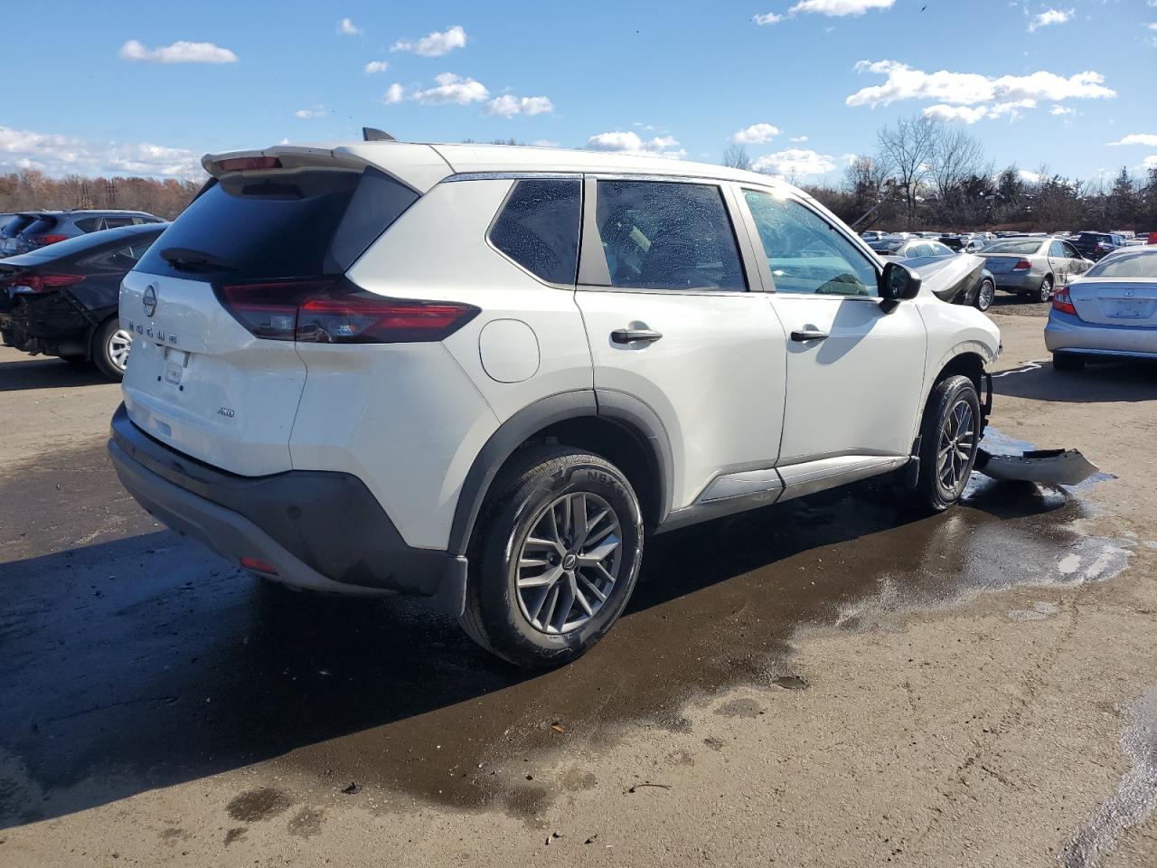 Nissan Rogue S Image 8
