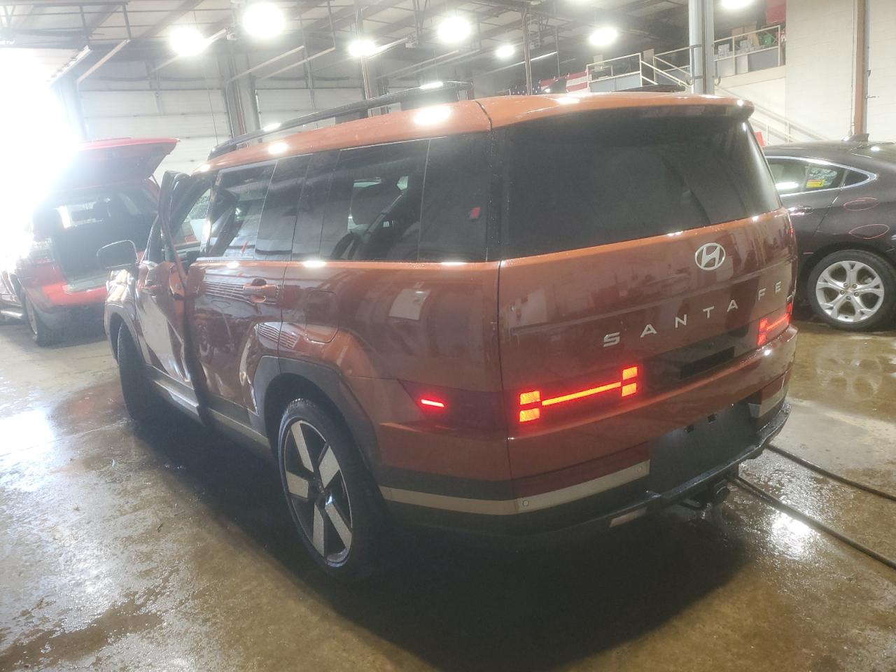 Hyundai SANTA FE Limited Image 2