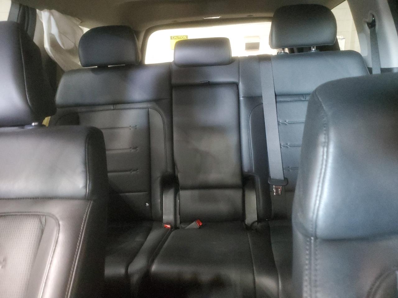 Hyundai SANTA FE Limited Image 8