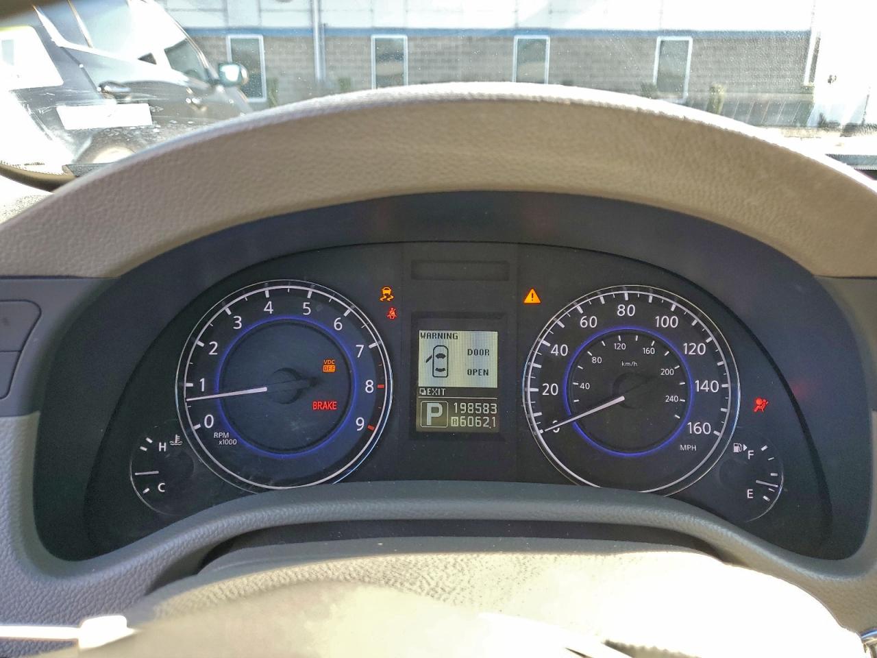 INFINITI G37 Image 9