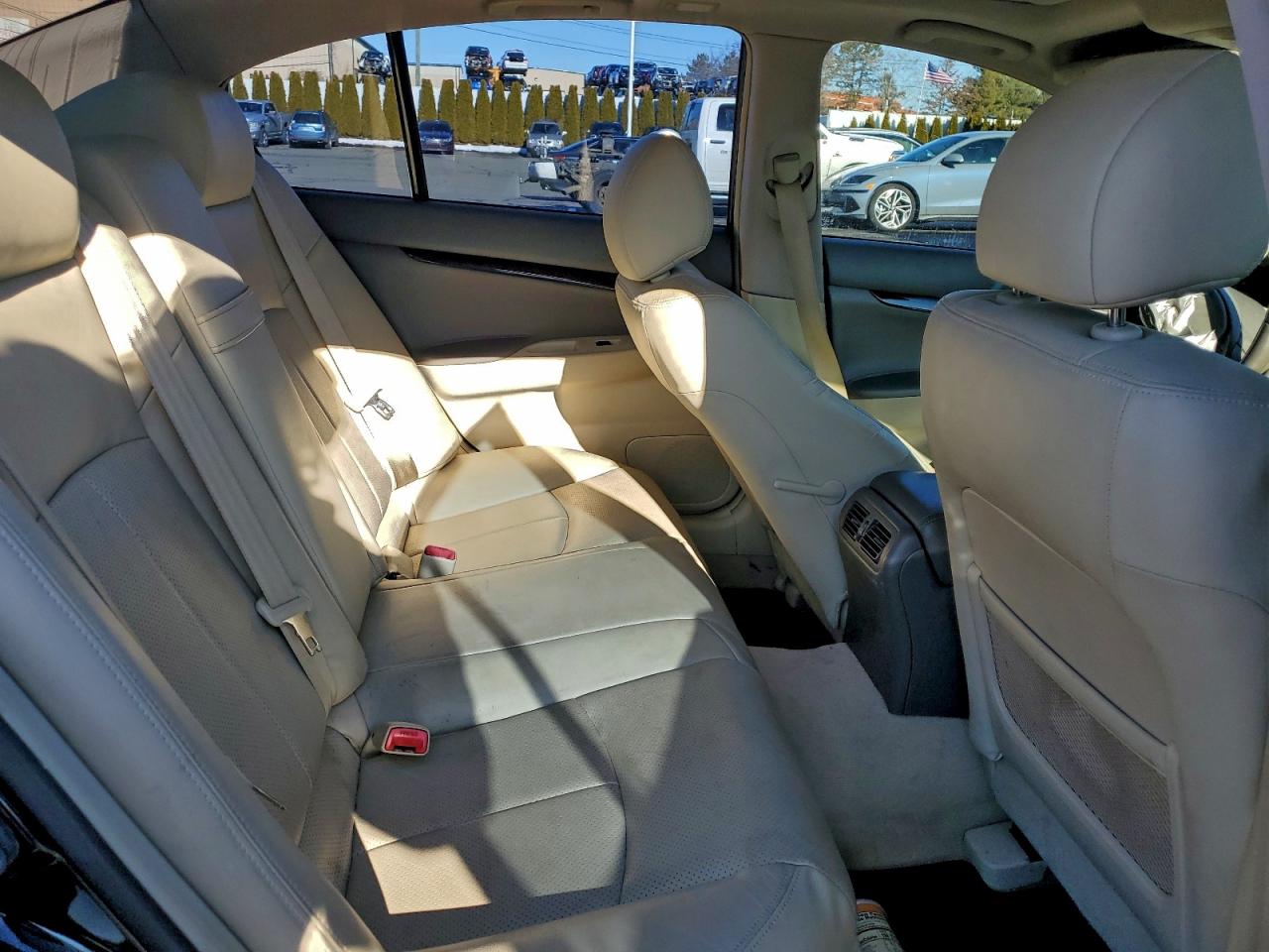 INFINITI G37 Image 8
