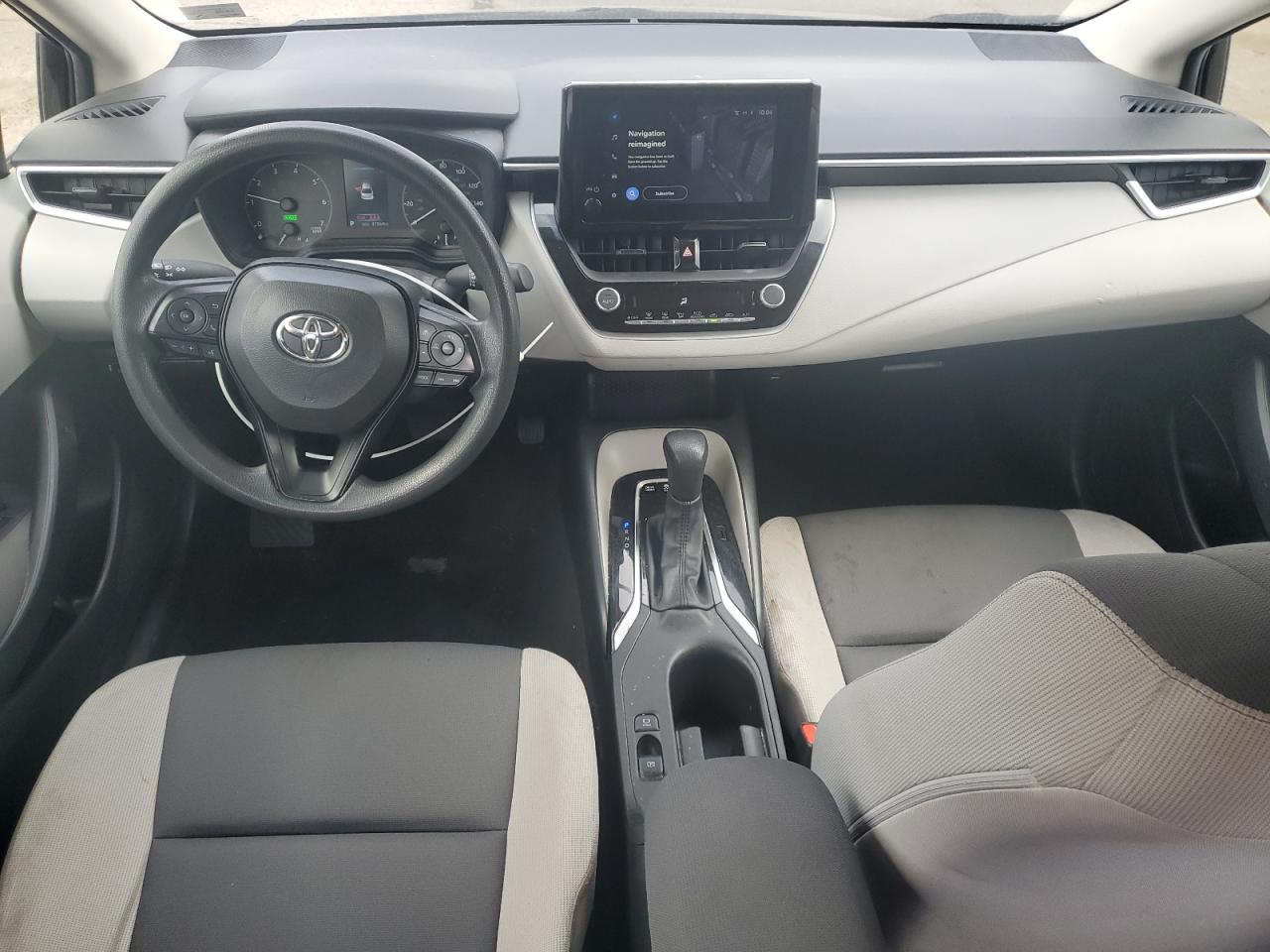 Toyota Corolla Le Image 9