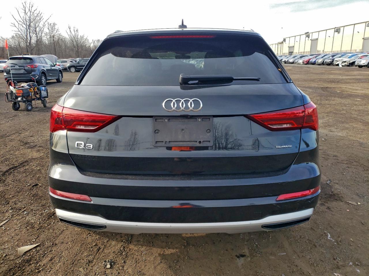Audi Q3 Premium 40 Image 11