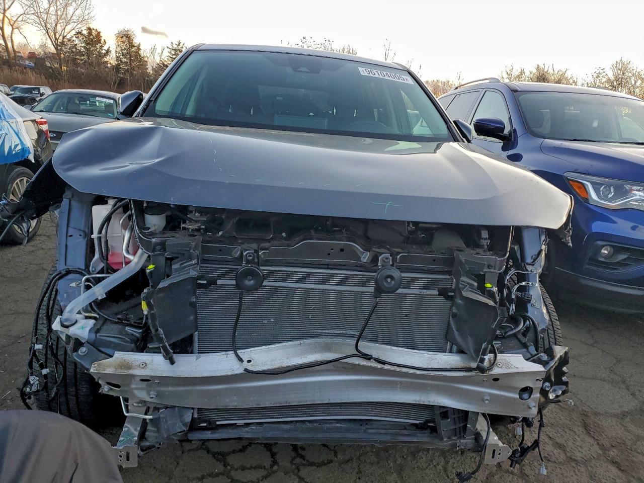 Toyota RAV4 Le Image 2