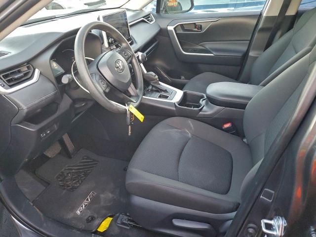 Toyota RAV4 Le Image 7