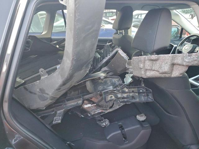 Toyota RAV4 Le Image 9