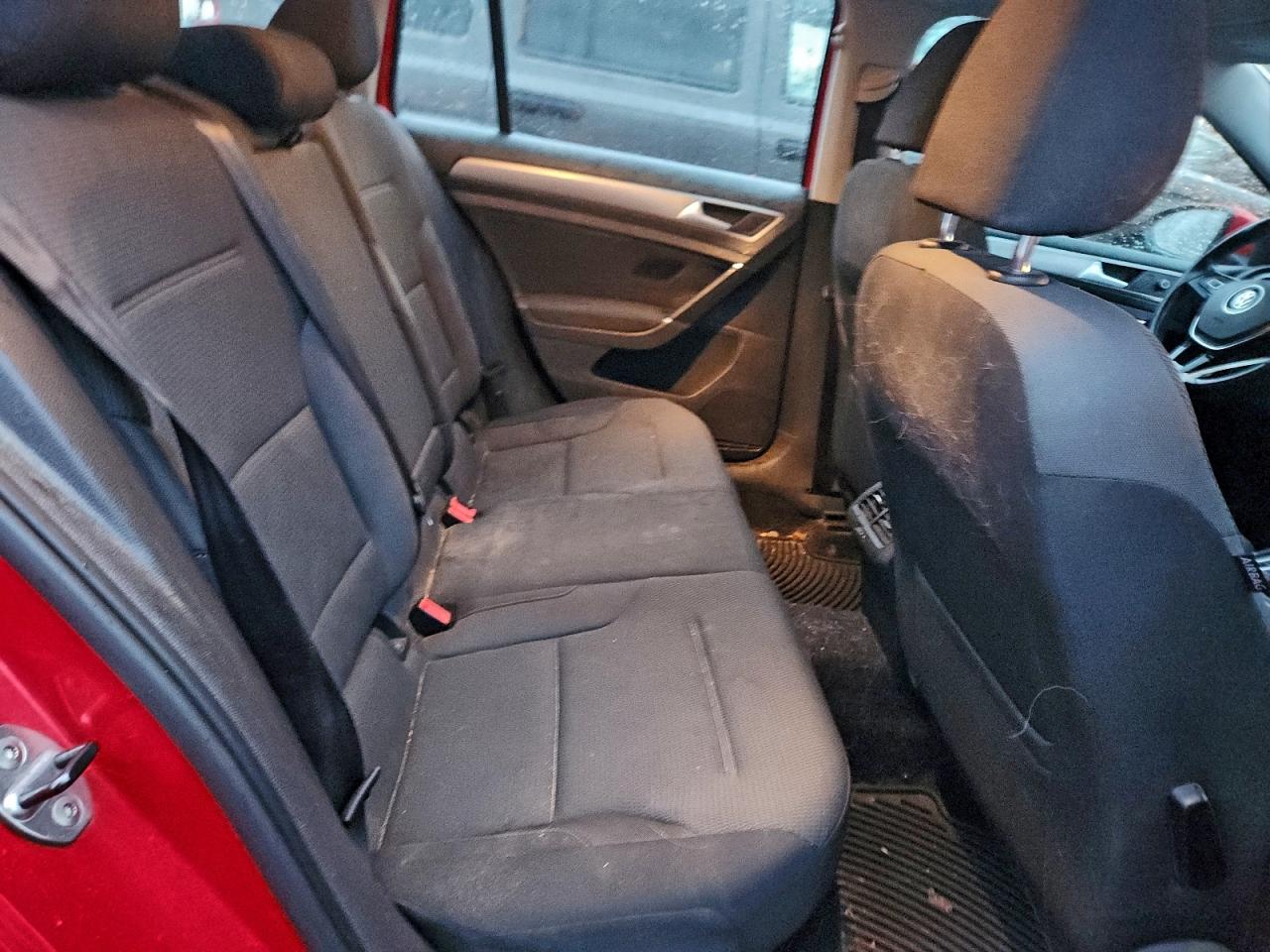 Volkswagen Golf S Image 7