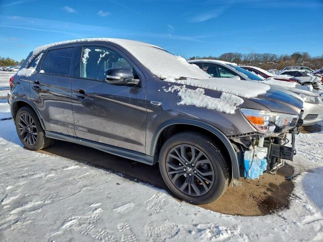 Mitsubishi Outlander Es Image 2