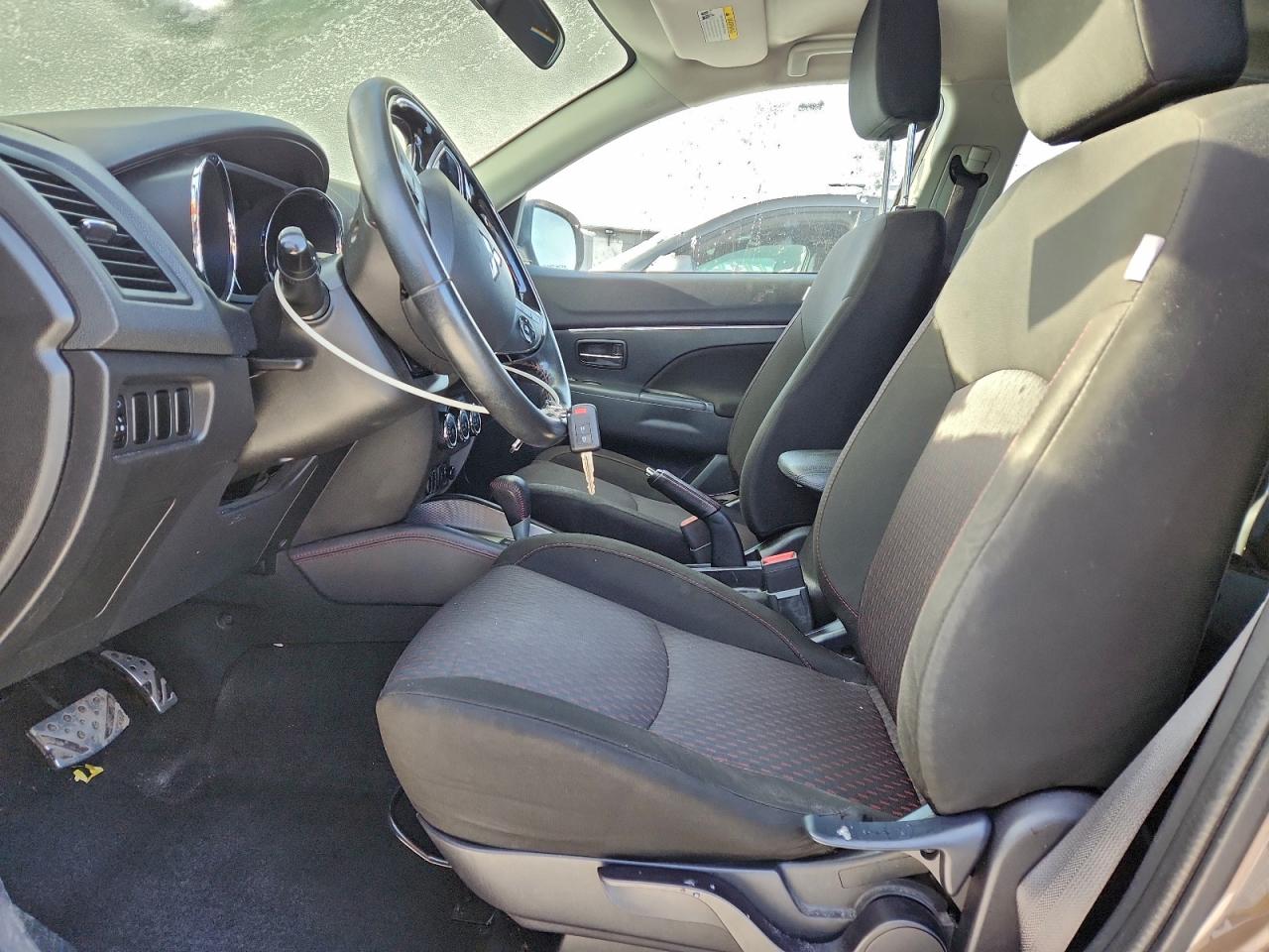 Mitsubishi Outlander Es Image 12