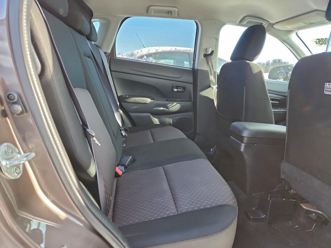 Mitsubishi Outlander Es Image 8