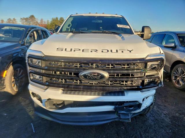 Ford F-250 Super Duty Image 2