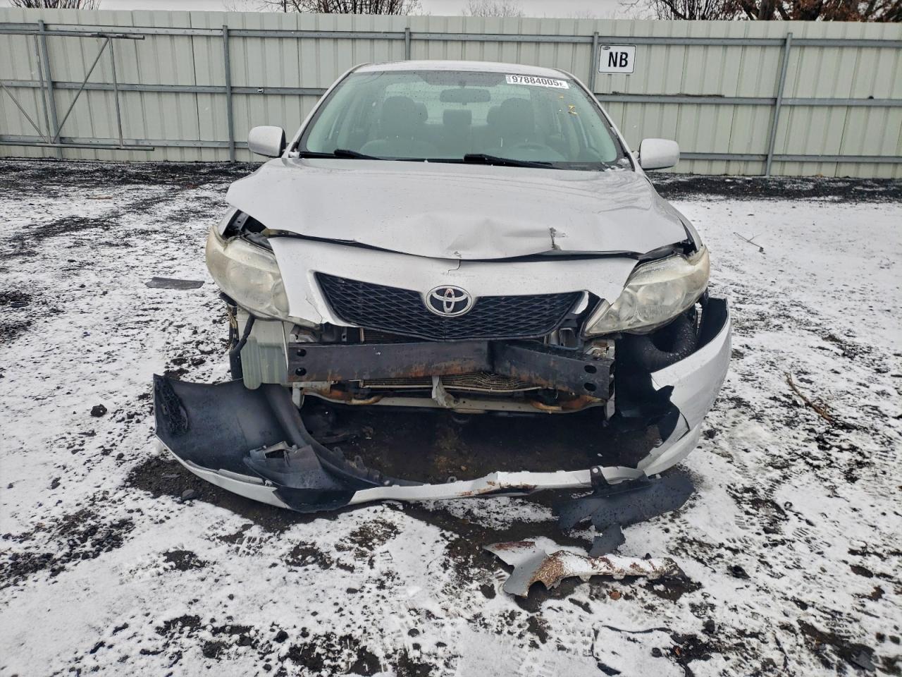 Toyota Corolla Base Image 6