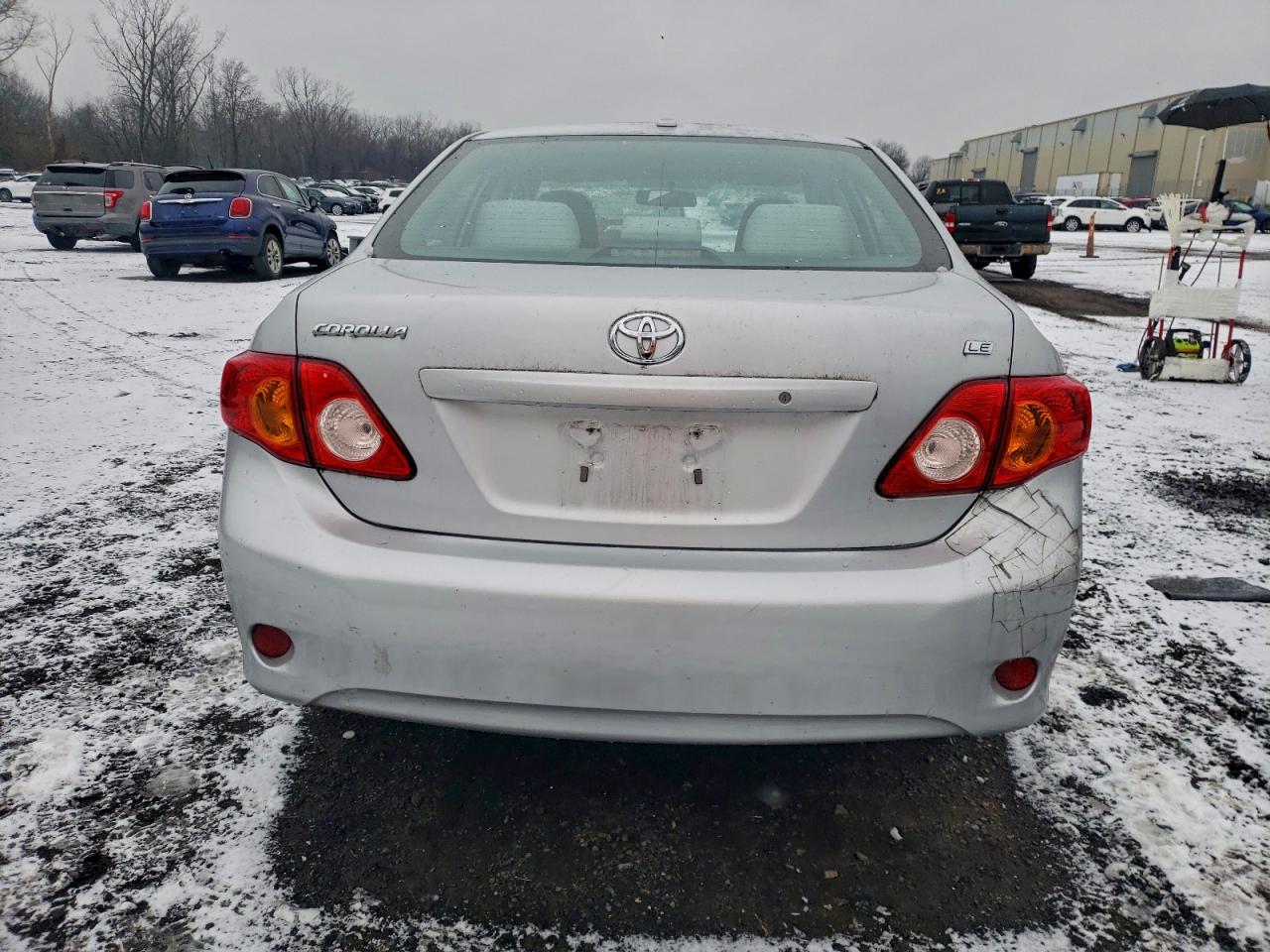 Toyota Corolla Base Image 11