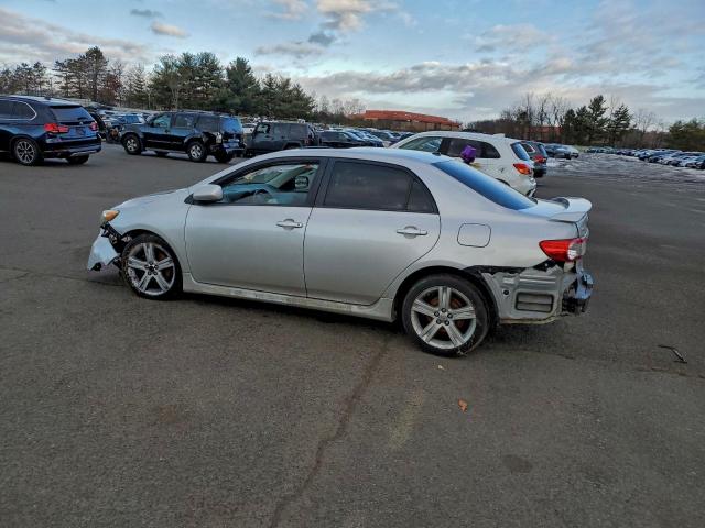 Toyota Corolla Base Image 2