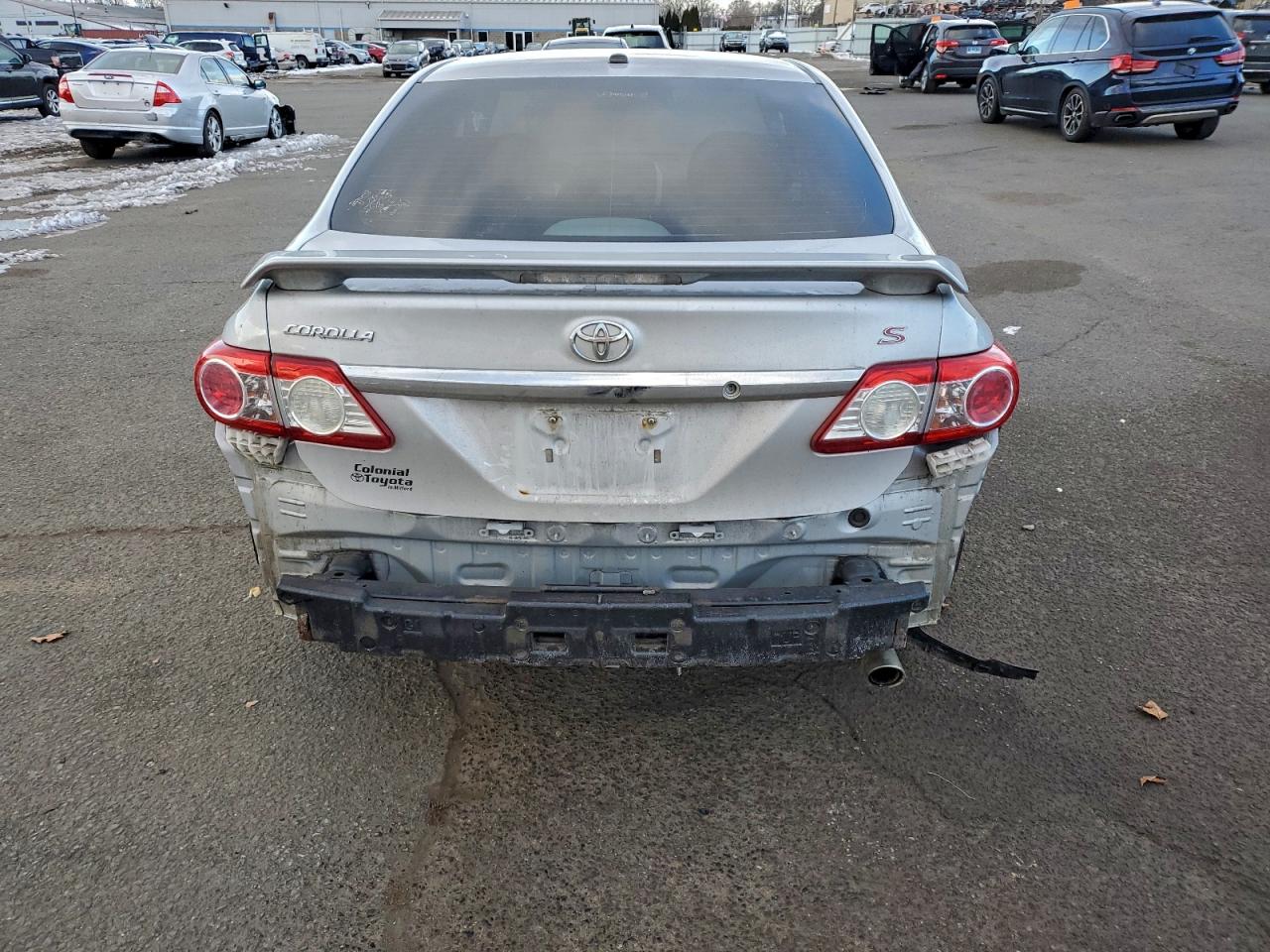 Toyota Corolla Base Image 6