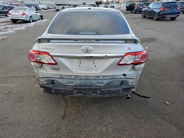 Toyota Corolla Base Image 6