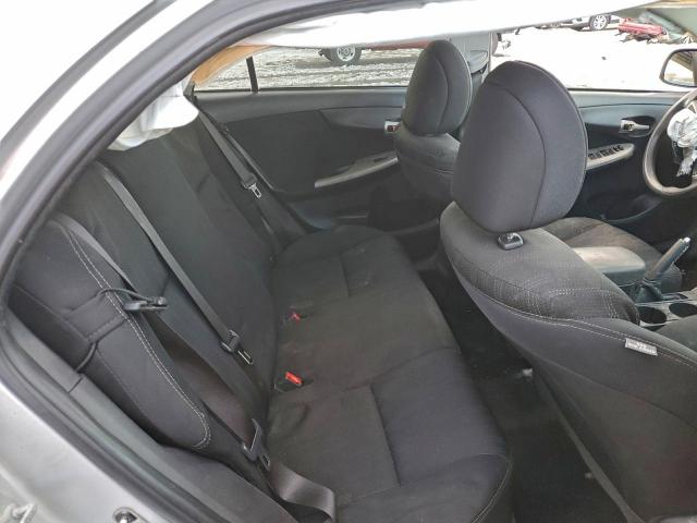 Toyota Corolla Base Image 12