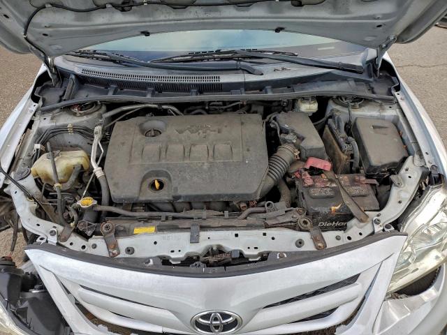 Toyota Corolla Base Image 9