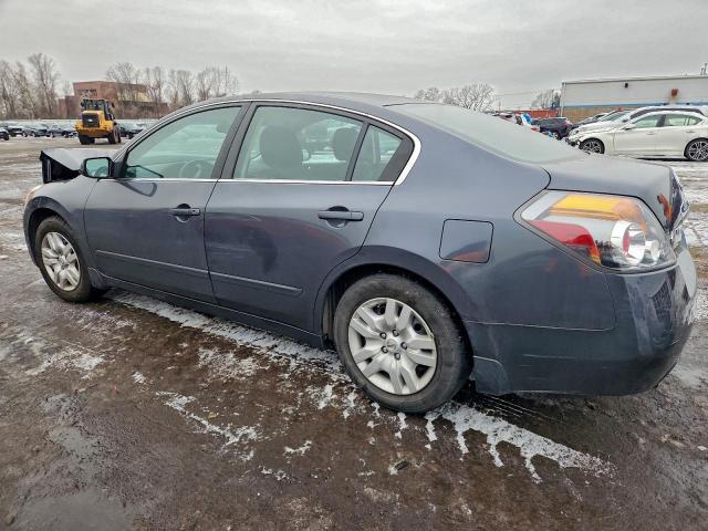 Nissan Altima Base Image 5