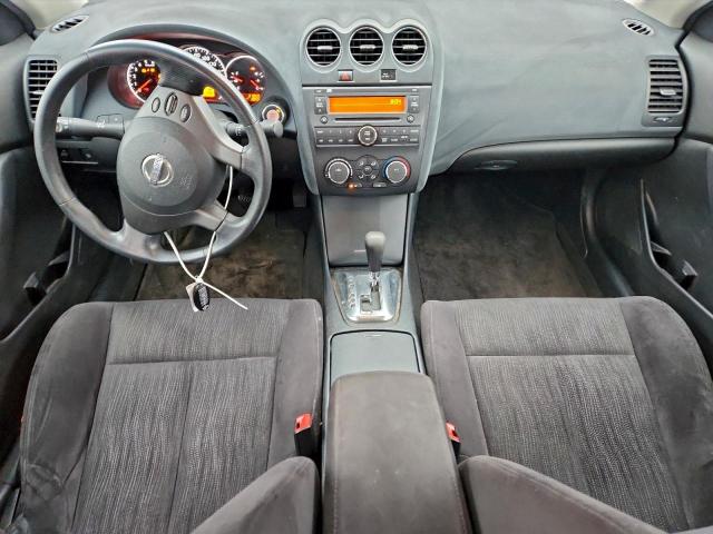Nissan Altima Base Image 8