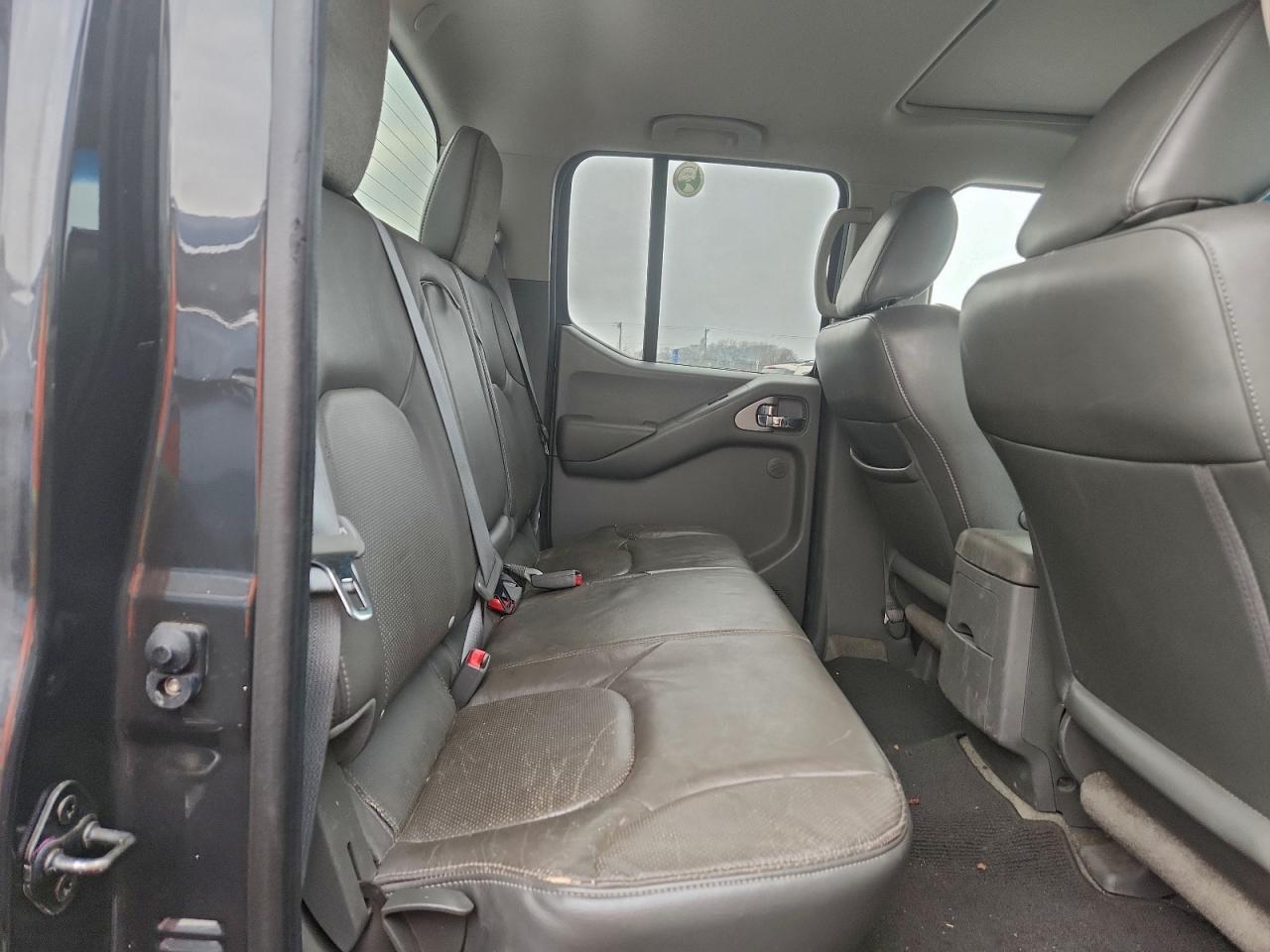 Nissan Frontier Sv Image 8