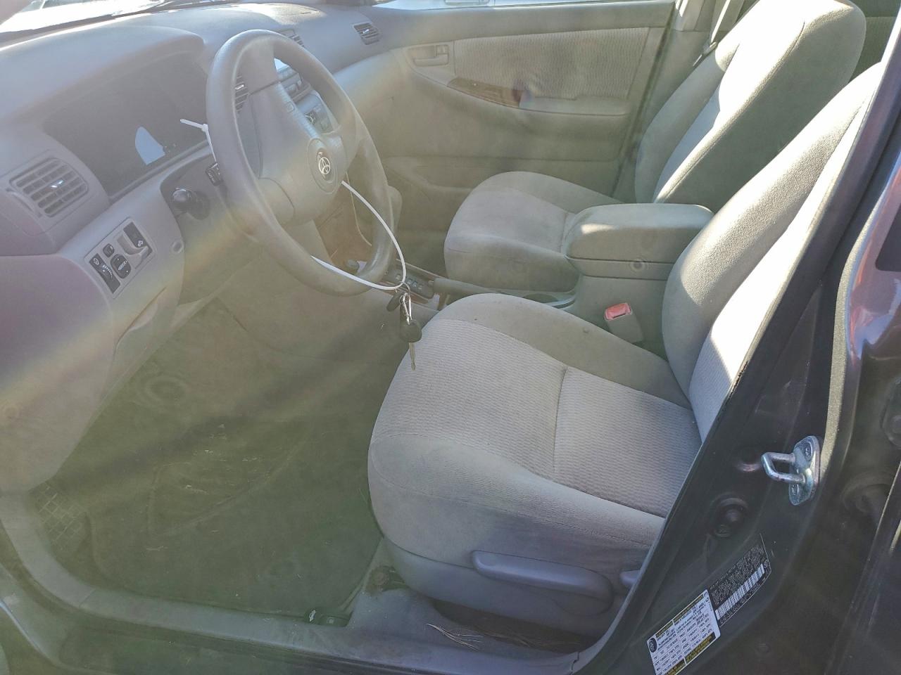 Toyota Corolla Ce Image 4