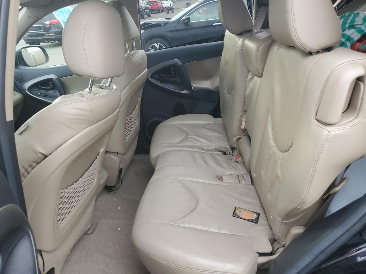 Toyota RAV4 Limited Image 12