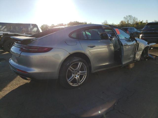 Porsche Panamera 4 Image 3
