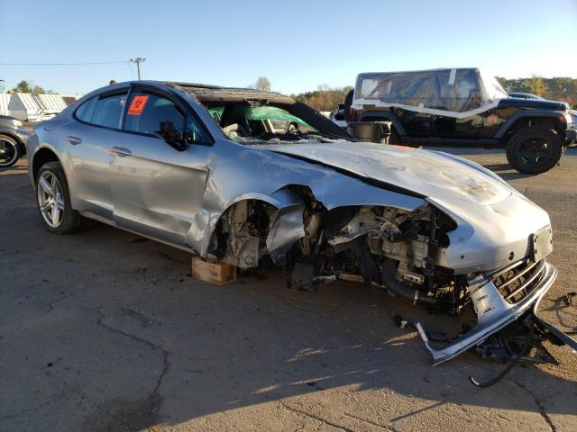 Porsche Panamera 4 Image 6