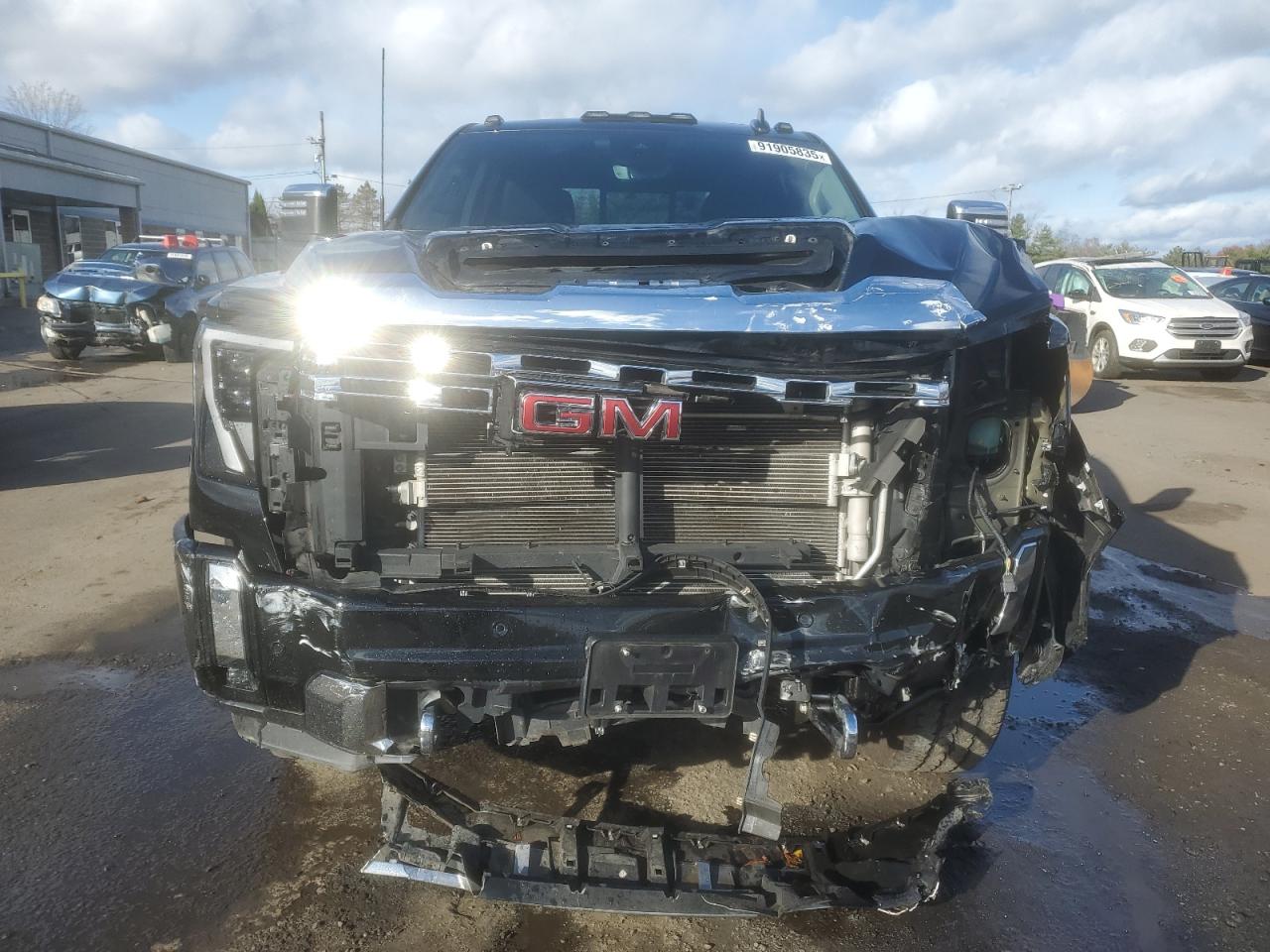 GMC Sierra K2500 Denali Image 9