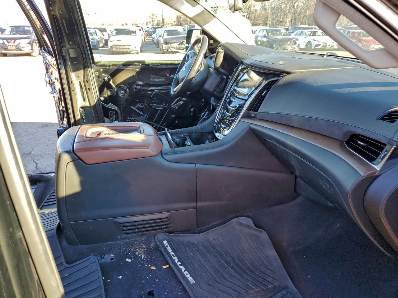 Cadillac Escalade Premium Luxury Image 9