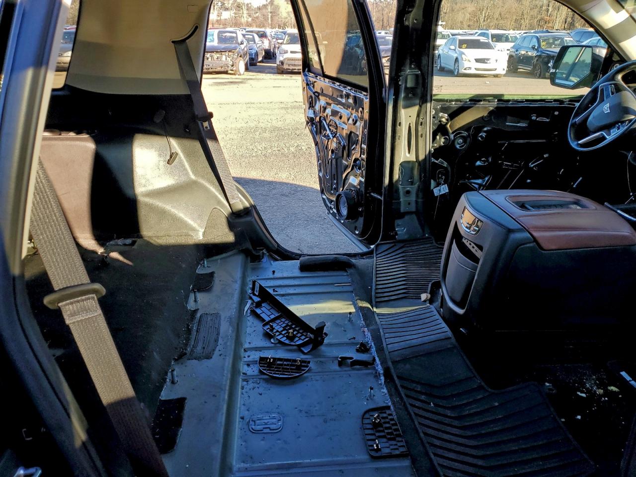 Cadillac Escalade Premium Luxury Image 12