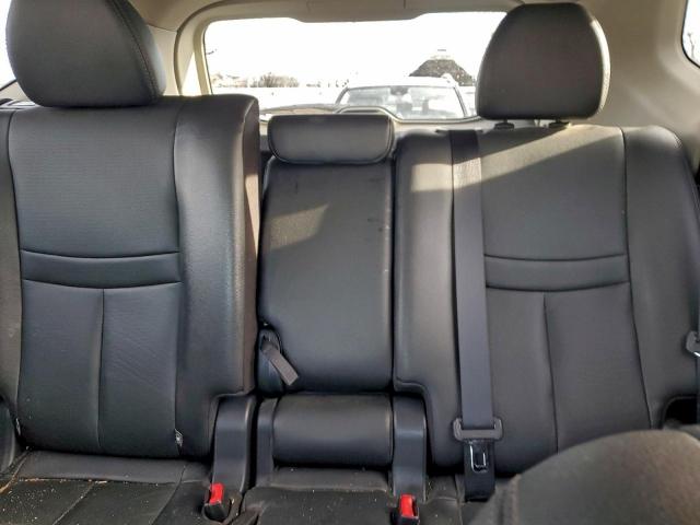 Nissan Rogue S Image 7