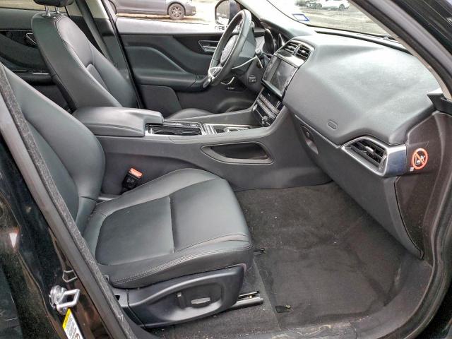 Jaguar F-PACE Premium Image 11