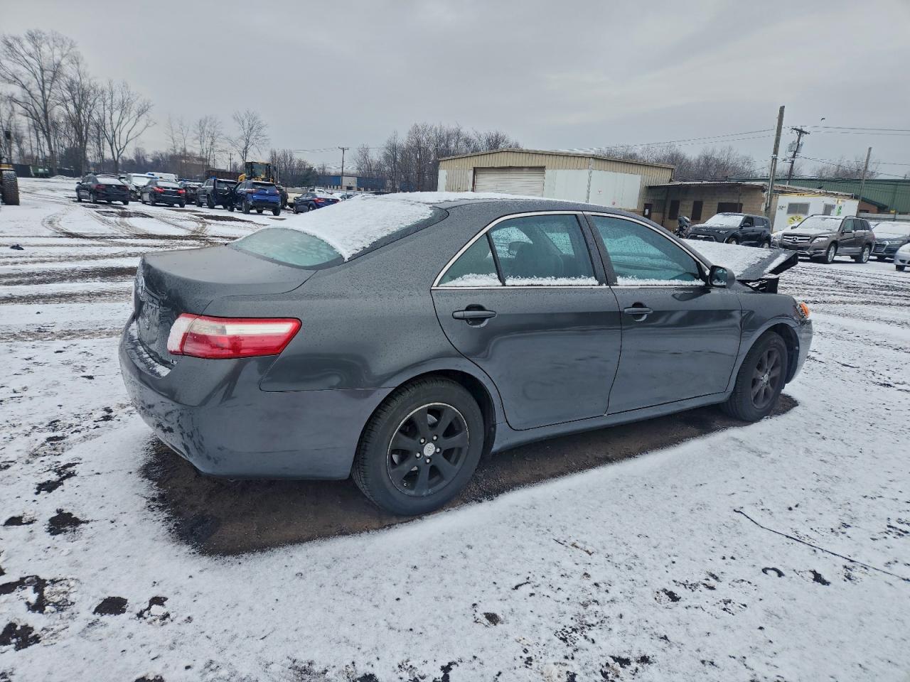 Toyota Camry Base Image 2