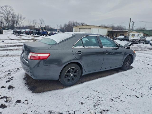 Toyota Camry Base Image 2