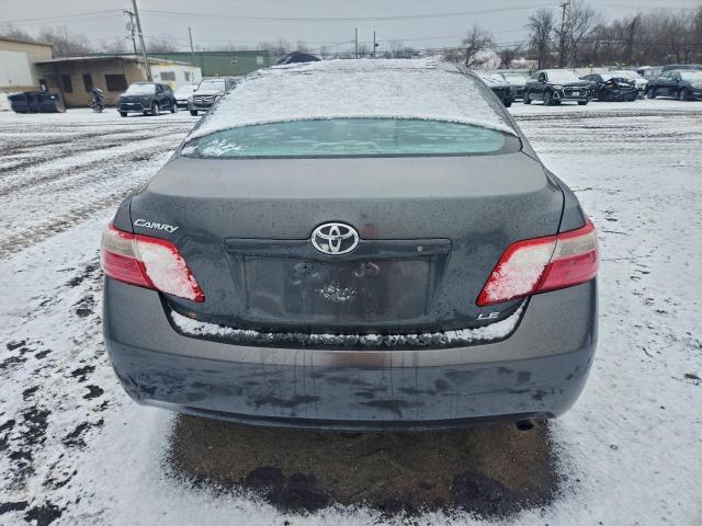 Toyota Camry Base Image 4