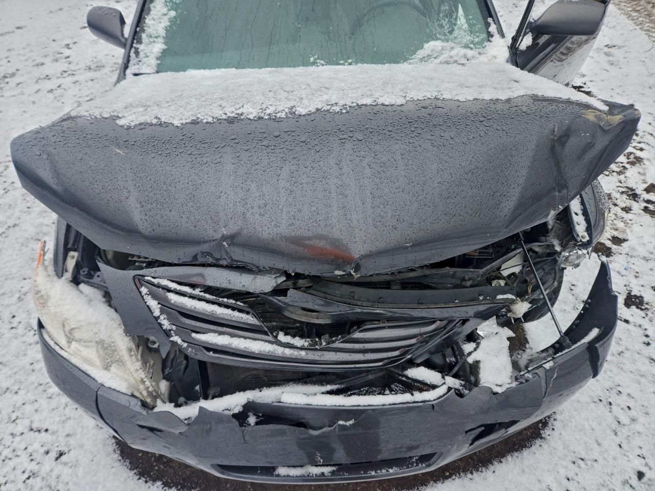 Toyota Camry Base Image 8