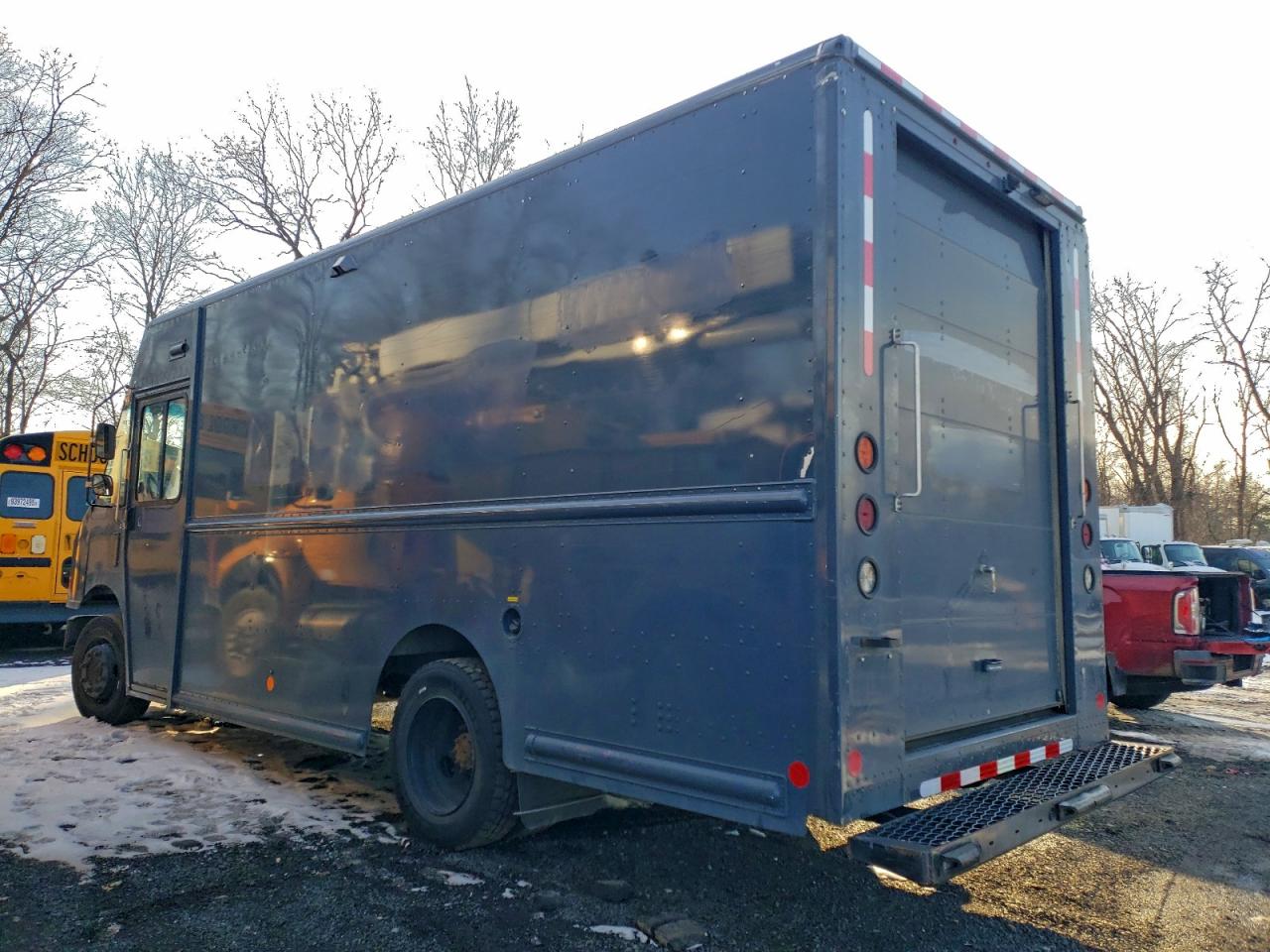 Freightliner Mt45 M Line Walk-in Van Image 3