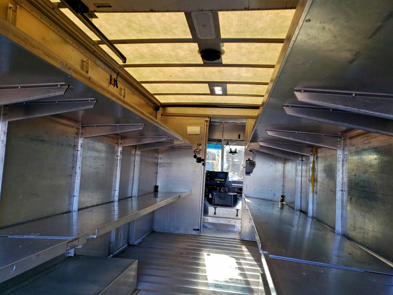 Freightliner Mt45 M Line Walk-in Van Image 7